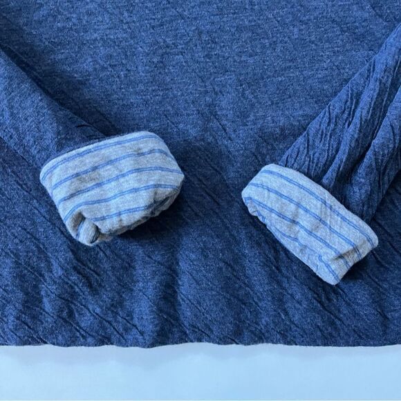 Faherty Cloud Cotton Reversible Crew Navy/Striped - Picture 6 of 10